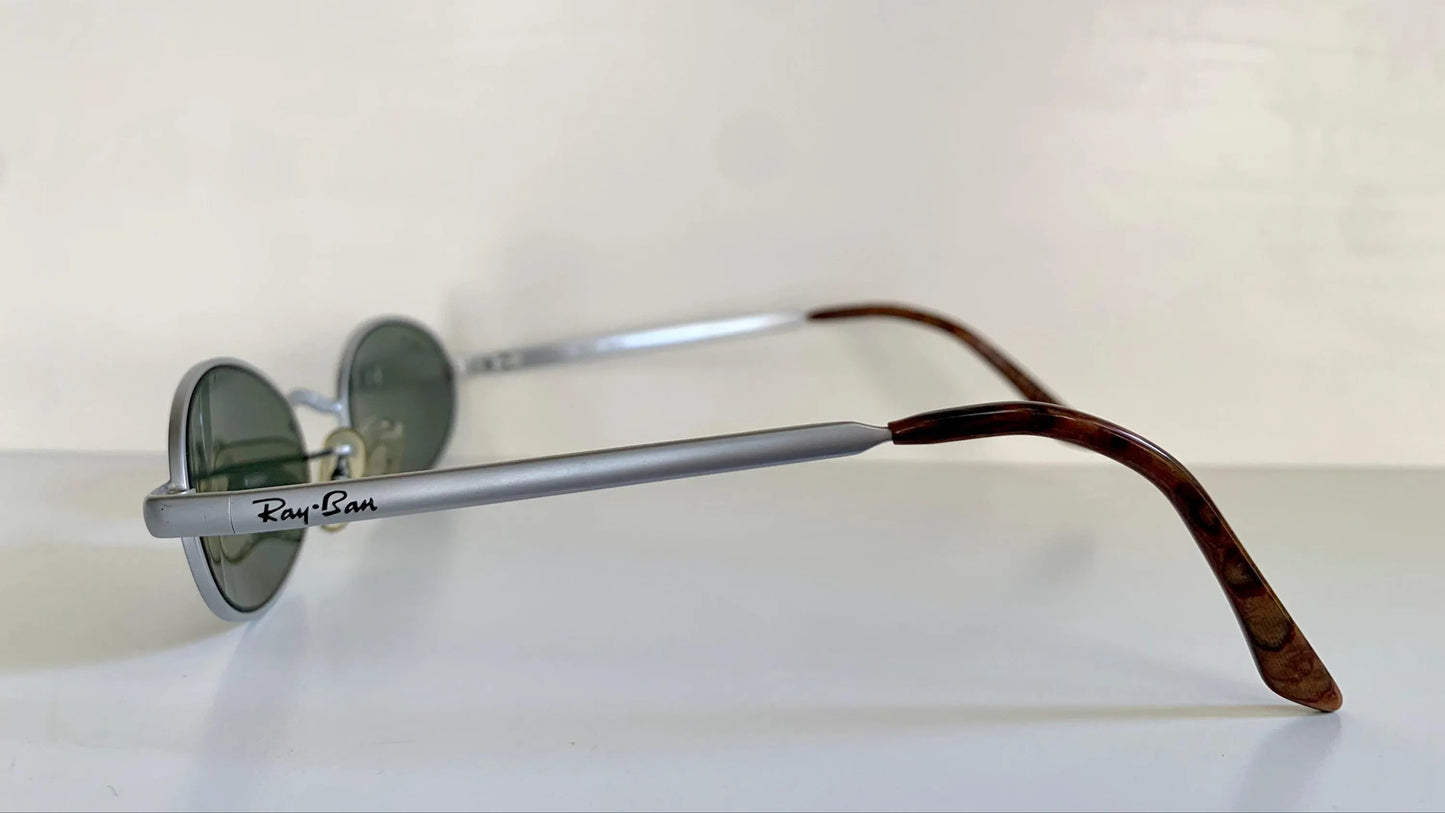 Ray Ban B&L USA vintage sunglasses - Sidestreet Diner matte silver frame
