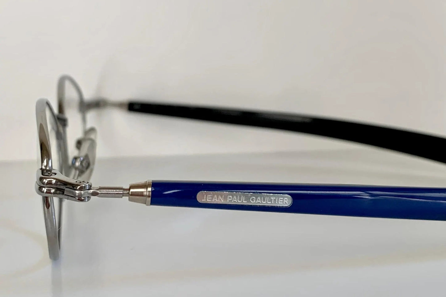 Jean Paul Gaultier 90s vintage glasses - Titanium frame / reversible blue and black temples