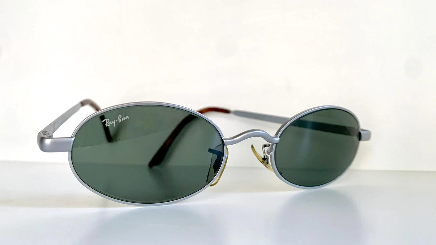 Ray Ban B&L USA vintage sunglasses - Sidestreet Diner matte silver frame
