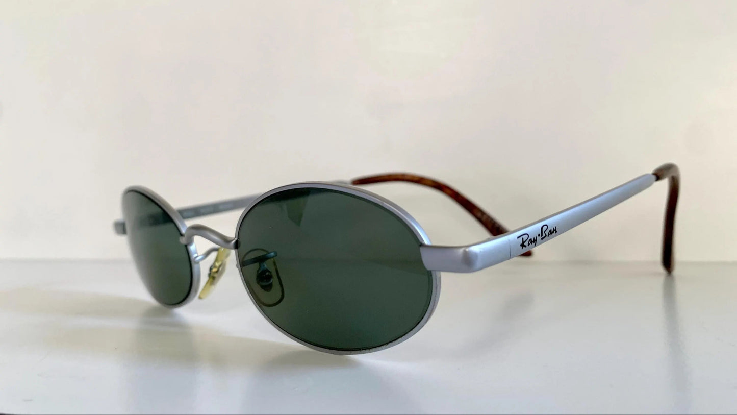 Ray Ban B&L USA vintage sunglasses - Sidestreet Diner matte silver frame