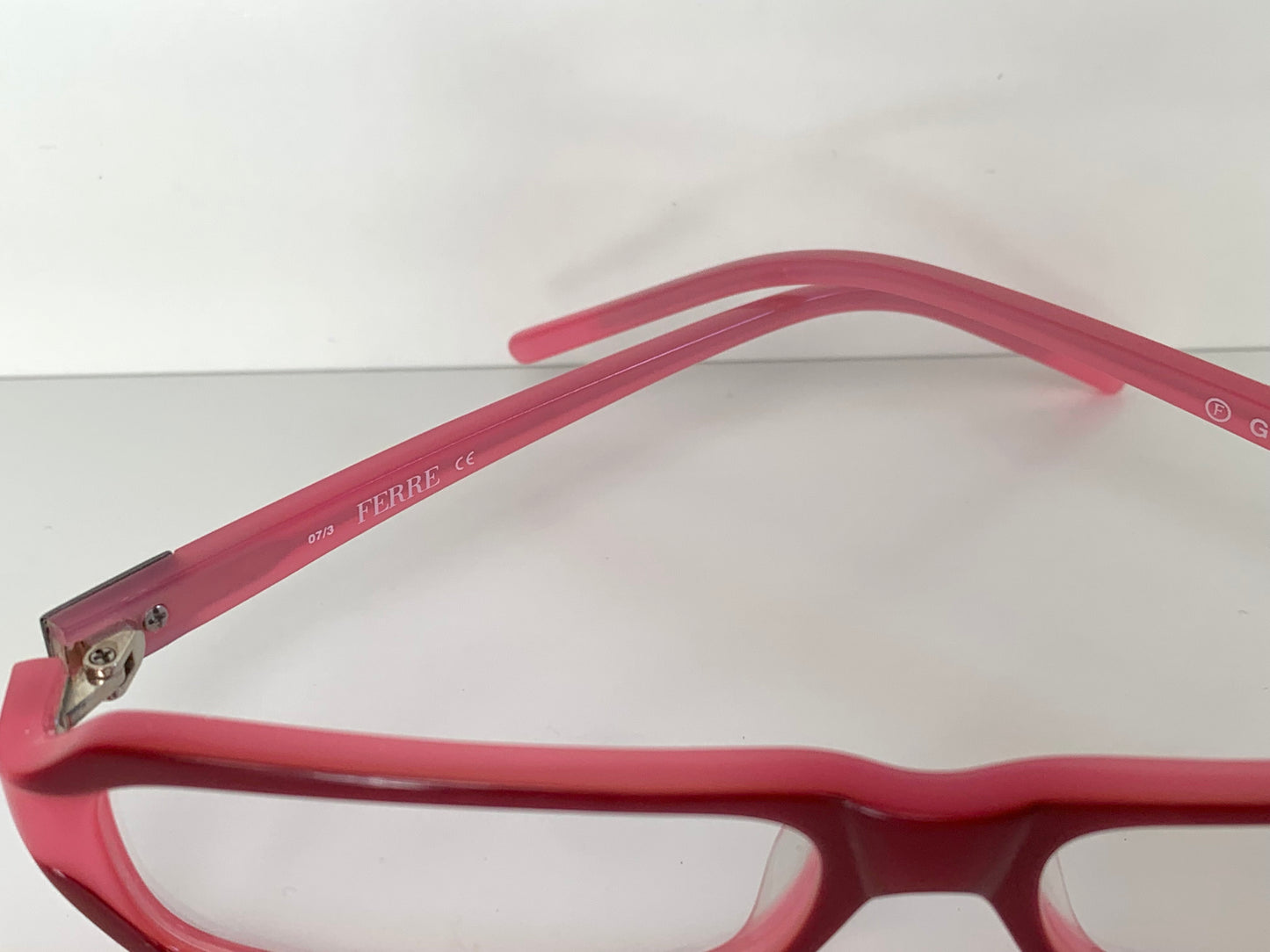 Vintage Ferre 00s frame - pink and red square eyewear