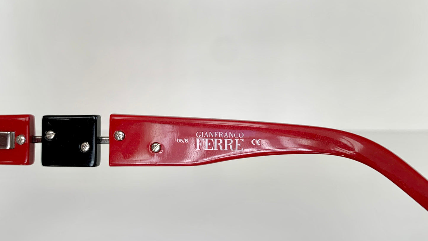 Vintage Gianfranco Ferre 00s frame - red square Y2K