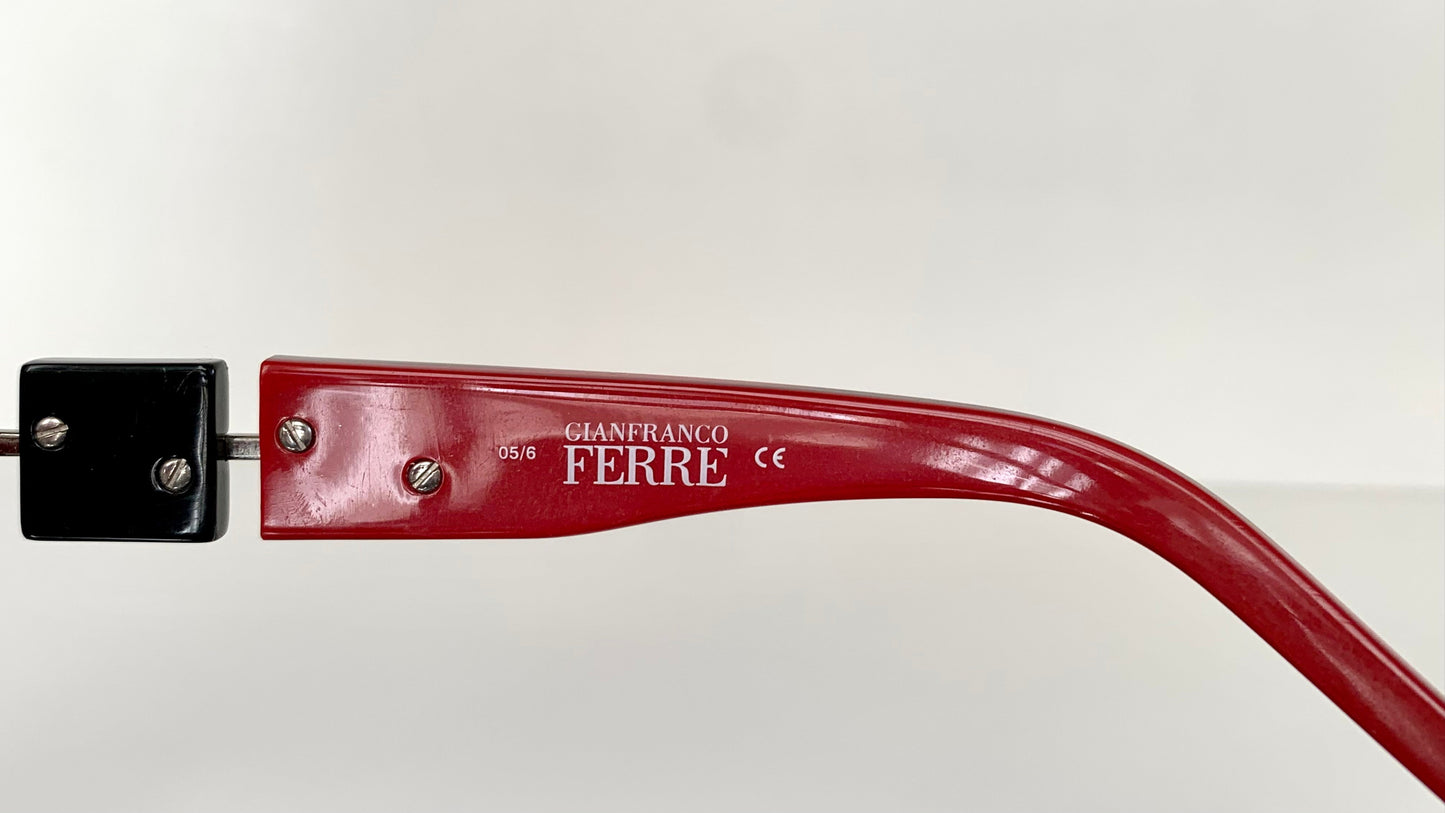 Vintage Gianfranco Ferre 00s frame - red square Y2K