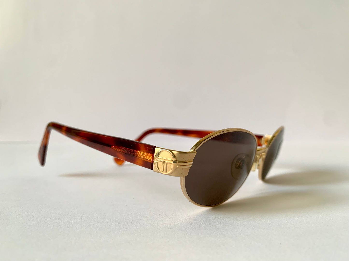 Sergio Tacchini 90s vintage sunglasses - 1058S Made in Italy oval frames