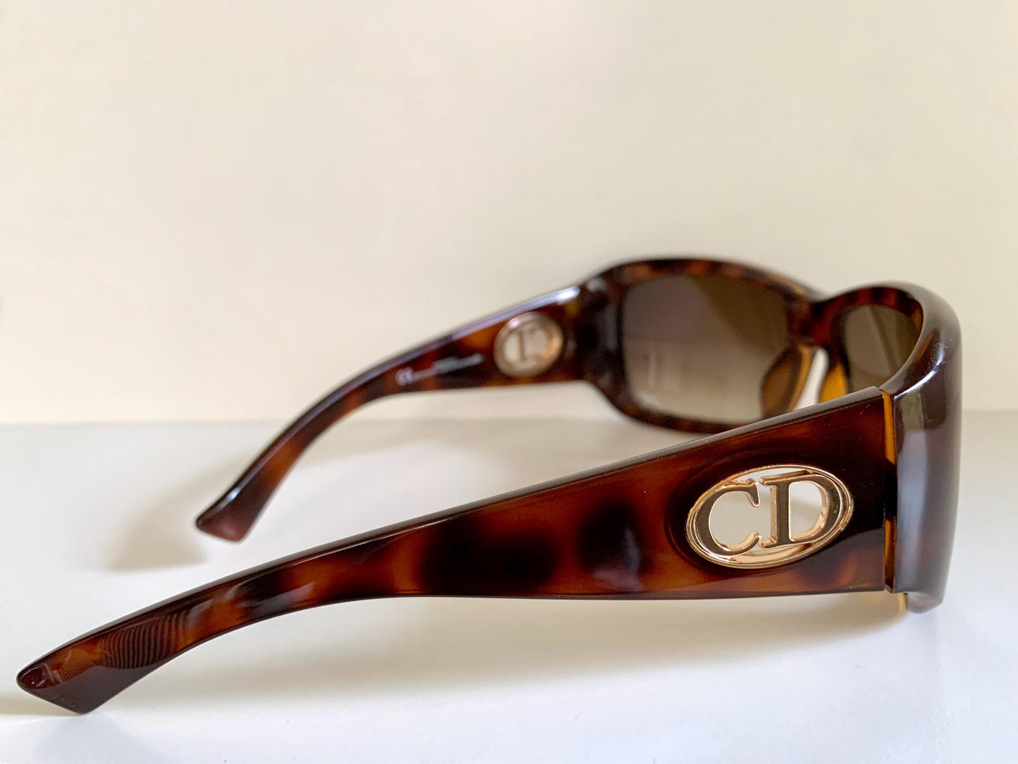 Christian Dior Vintage Sunglasses - Flavour 3 tortoise shell CD logos frames
