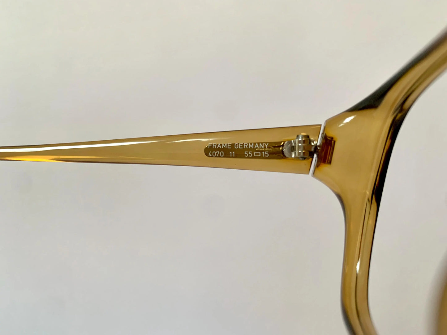 Saphira 80s glasses - square brown frames
