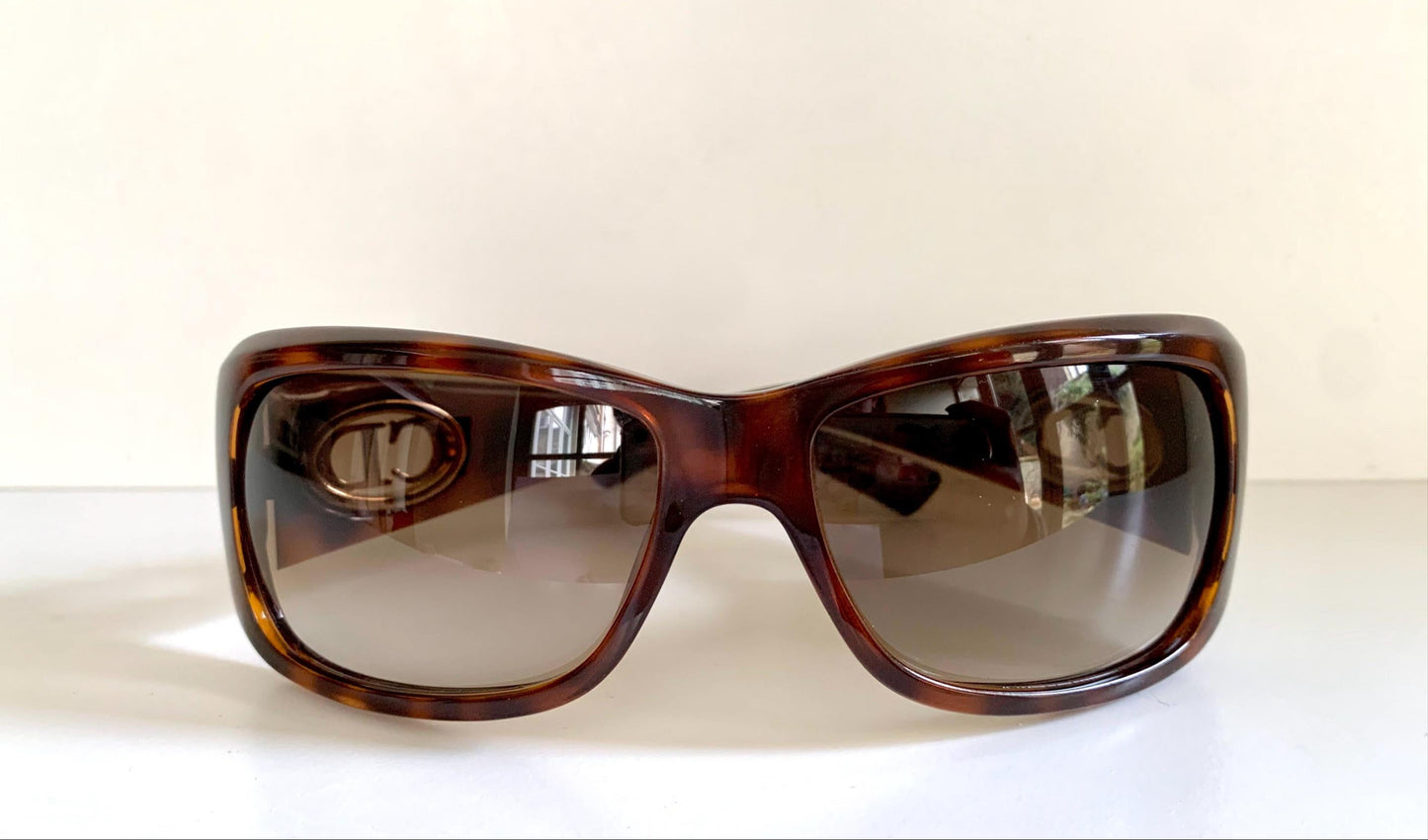 Christian Dior Vintage Sunglasses - Flavour 3 tortoise shell CD logos frames