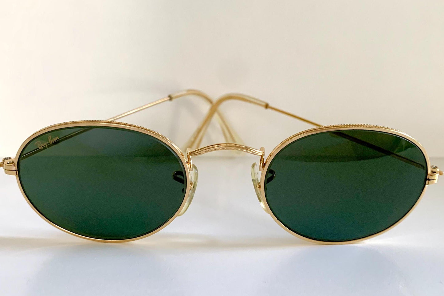 Ray Ban B&L USA vintage sunglasses - W0976 Classic Oval Gold
