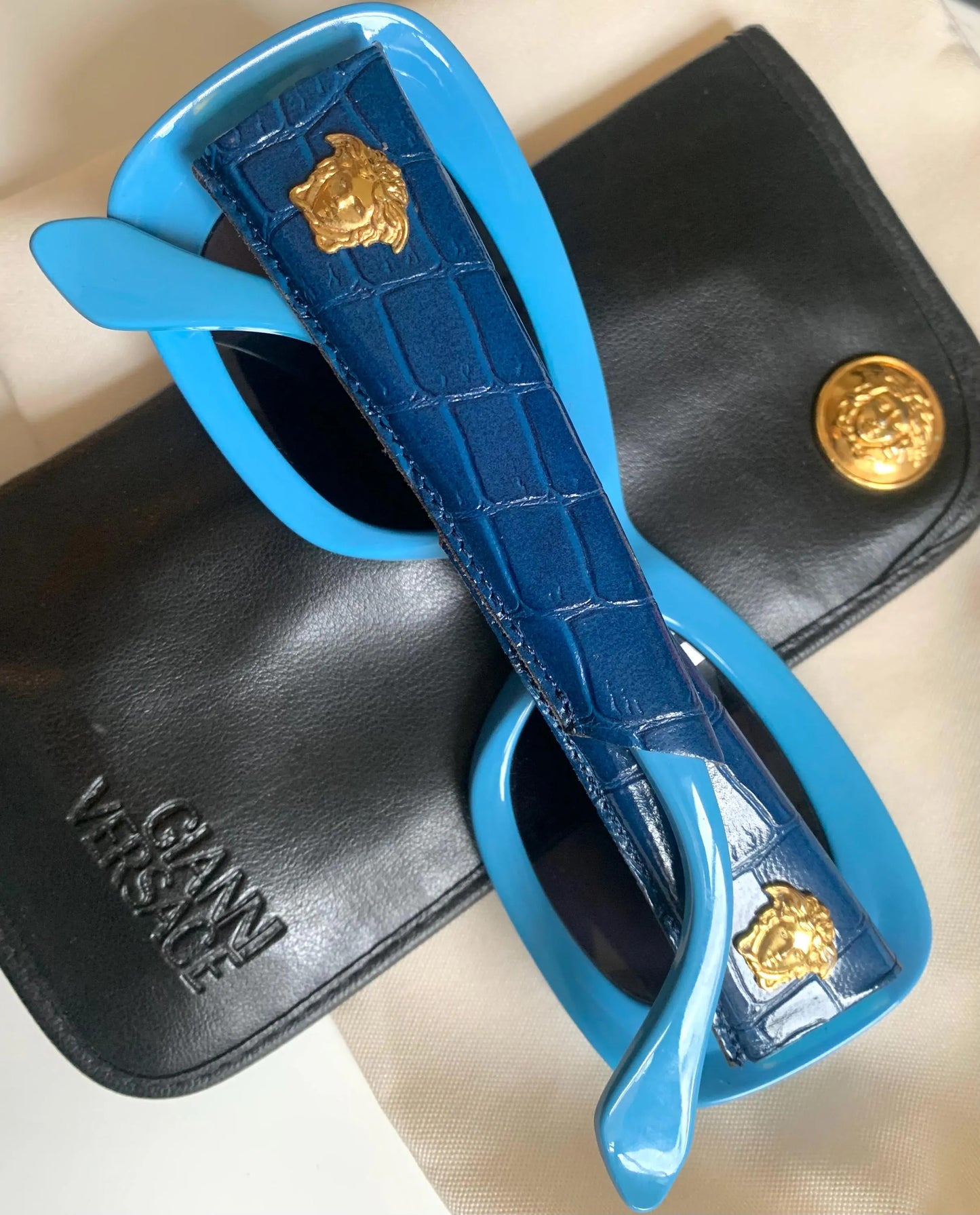 Gianni Versace vintage 90s sunglasses - 417/P 938 blue leather frames