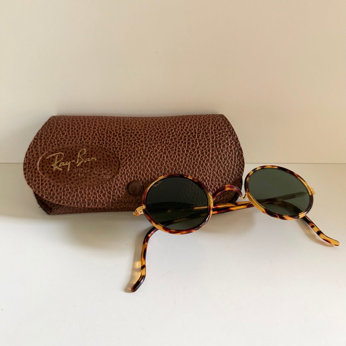 Ray Ban B&L USA vintage sunglasses - Cheyenne W1748 oval carey frames