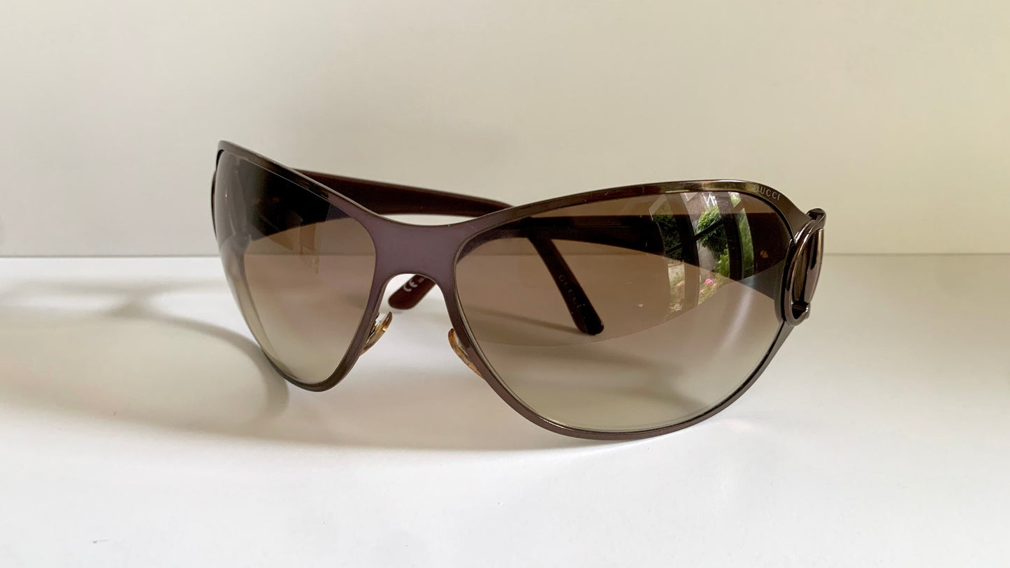Gucci 90s vintage sunglasses - brown wrap frame with Strass Horsebit logo