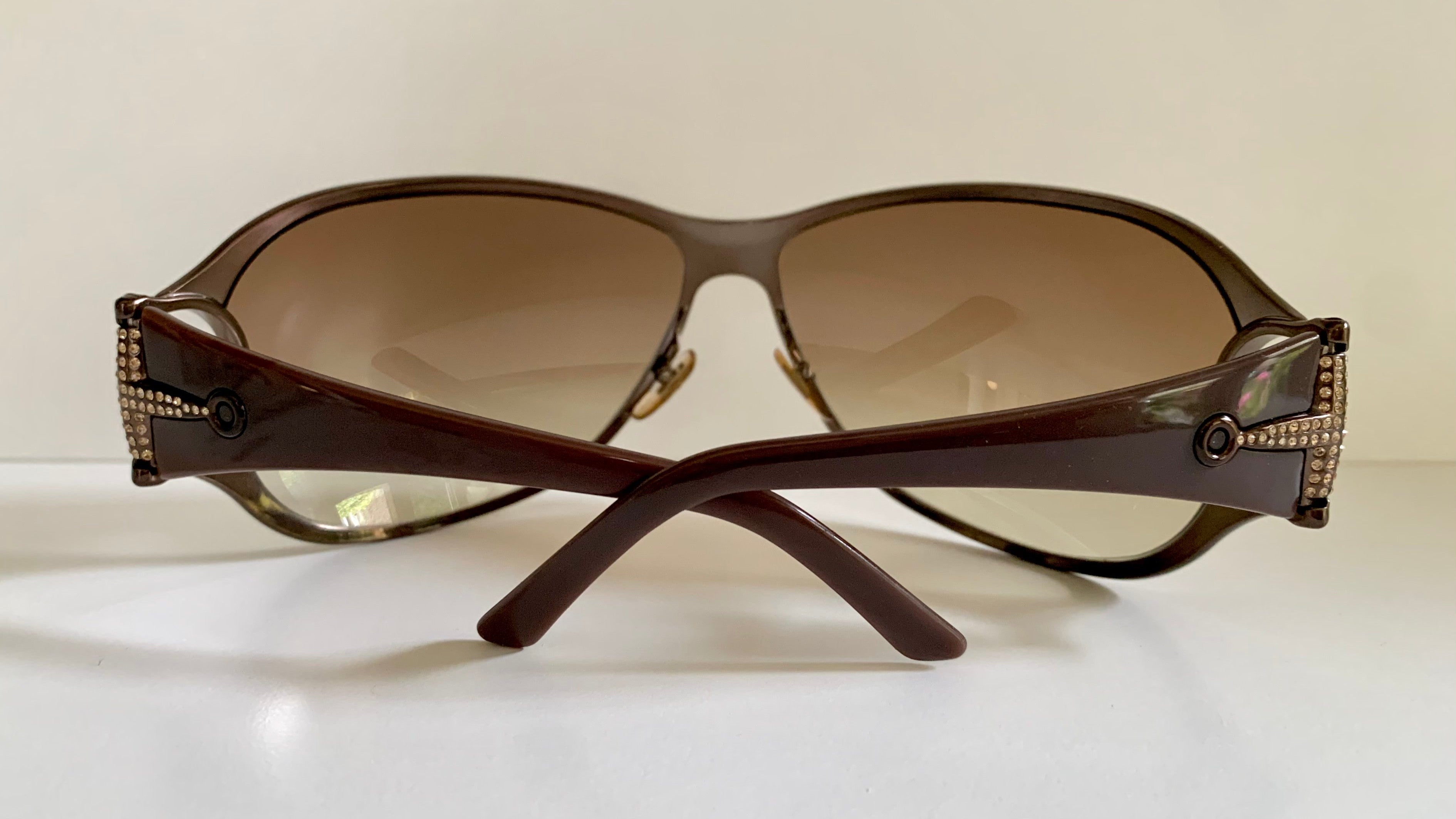 Gucci 90s vintage sunglasses - brown wrap frame with Strass