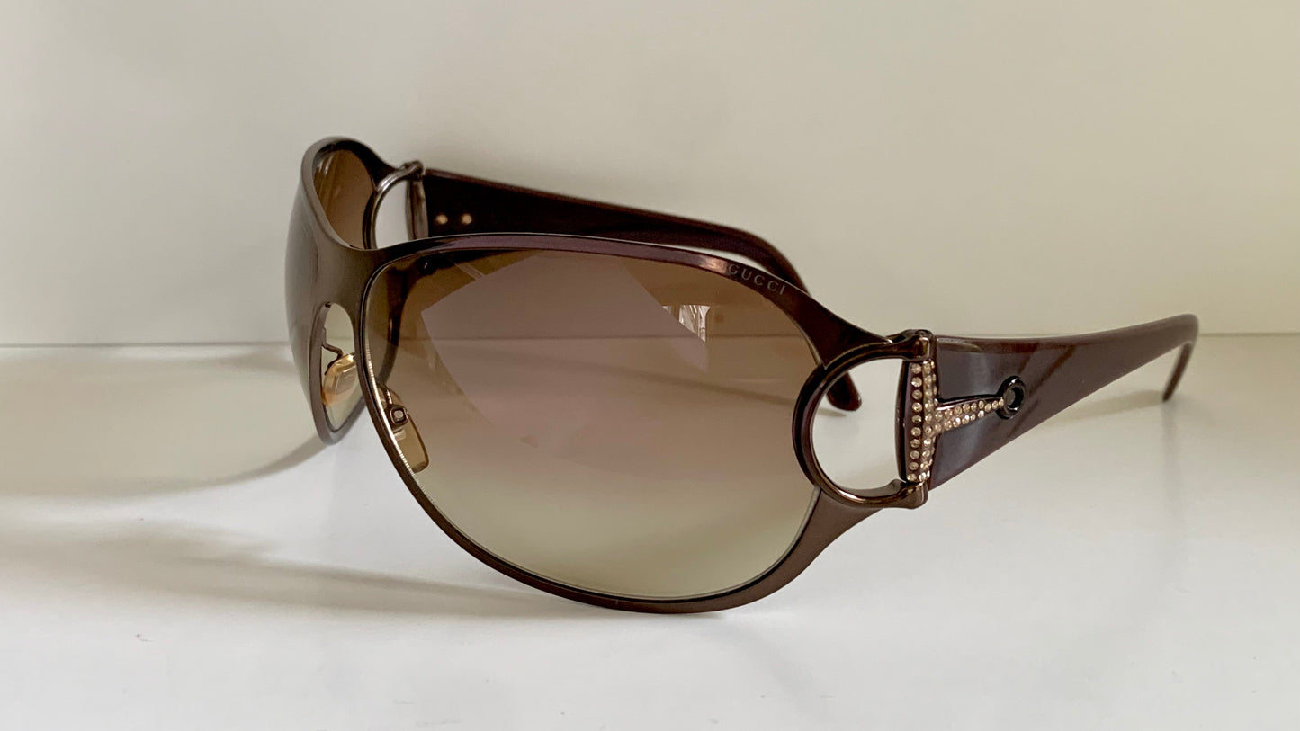 Gucci 90s vintage sunglasses - brown wrap frame with Strass Horsebit logo