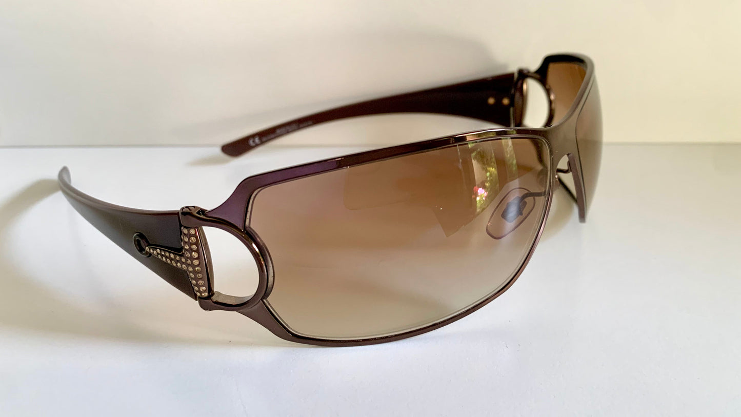 Gucci 90s vintage sunglasses - brown wrap frame with Strass Horsebit logo