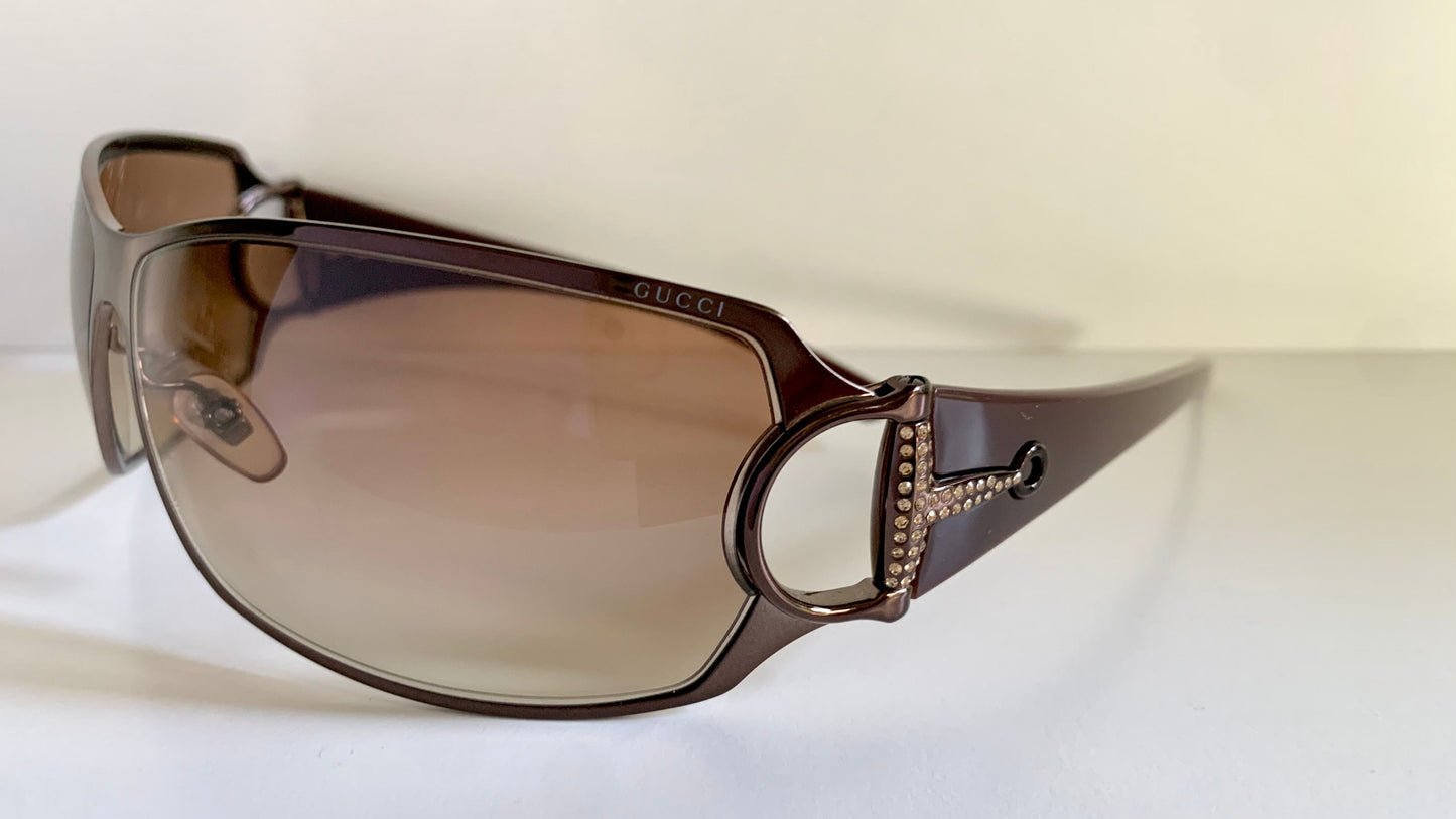 Gucci 90s vintage sunglasses - brown wrap frame with Strass Horsebit logo