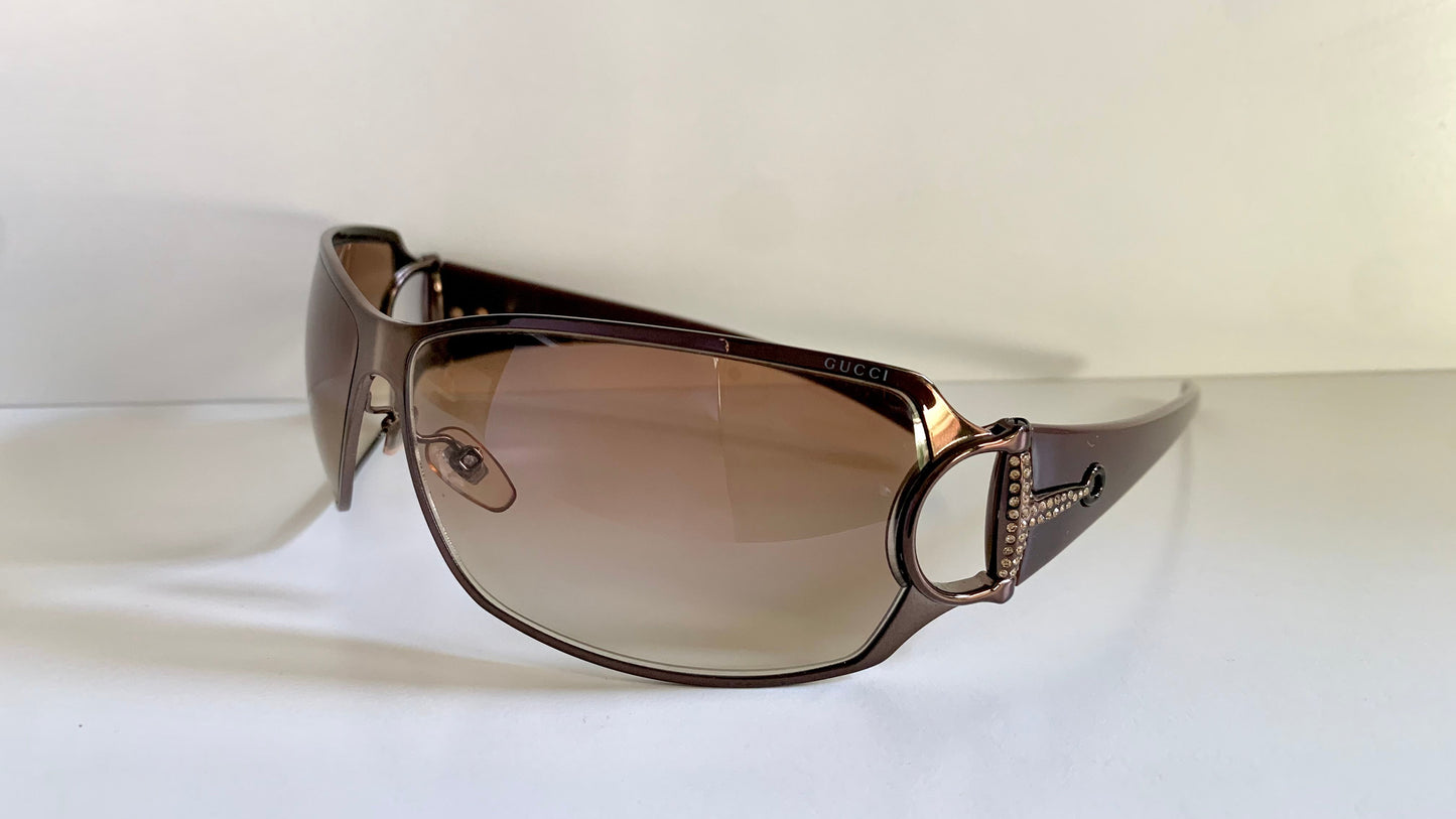 Gucci 90s vintage sunglasses - brown wrap frame with Strass Horsebit logo