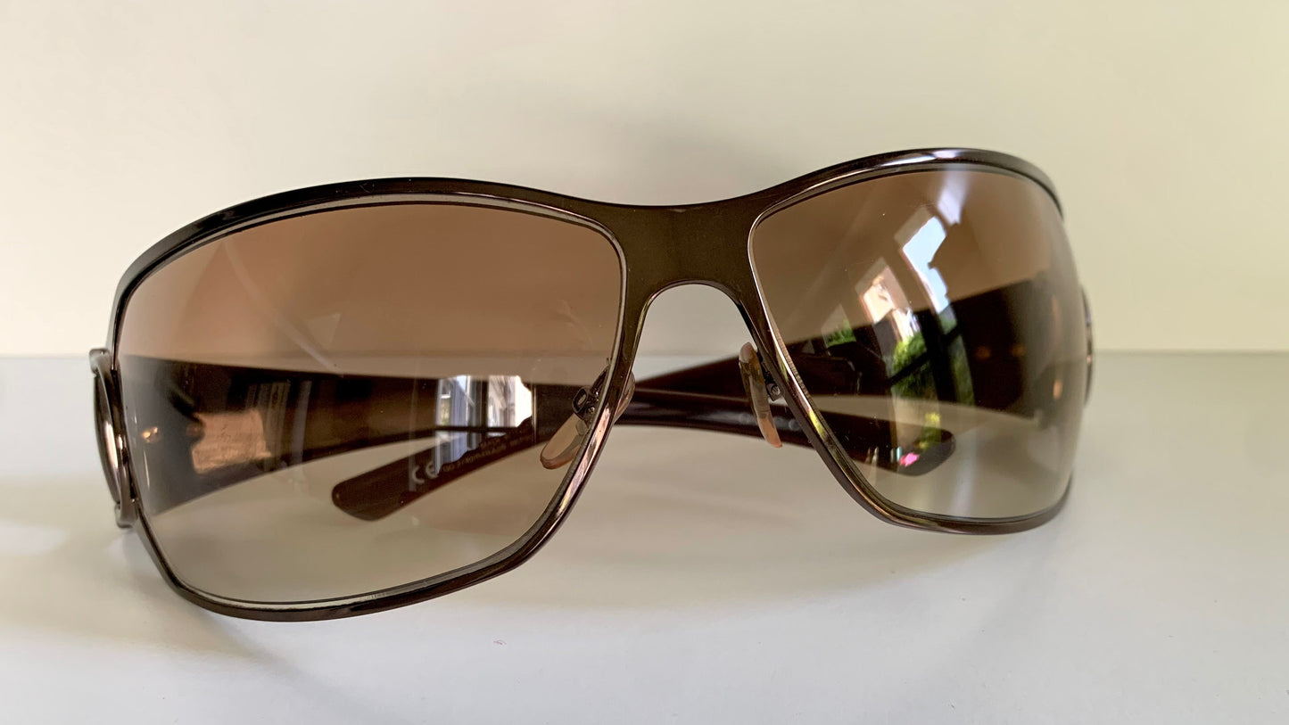 Gucci 90s vintage sunglasses - brown wrap frame with Strass Horsebit logo
