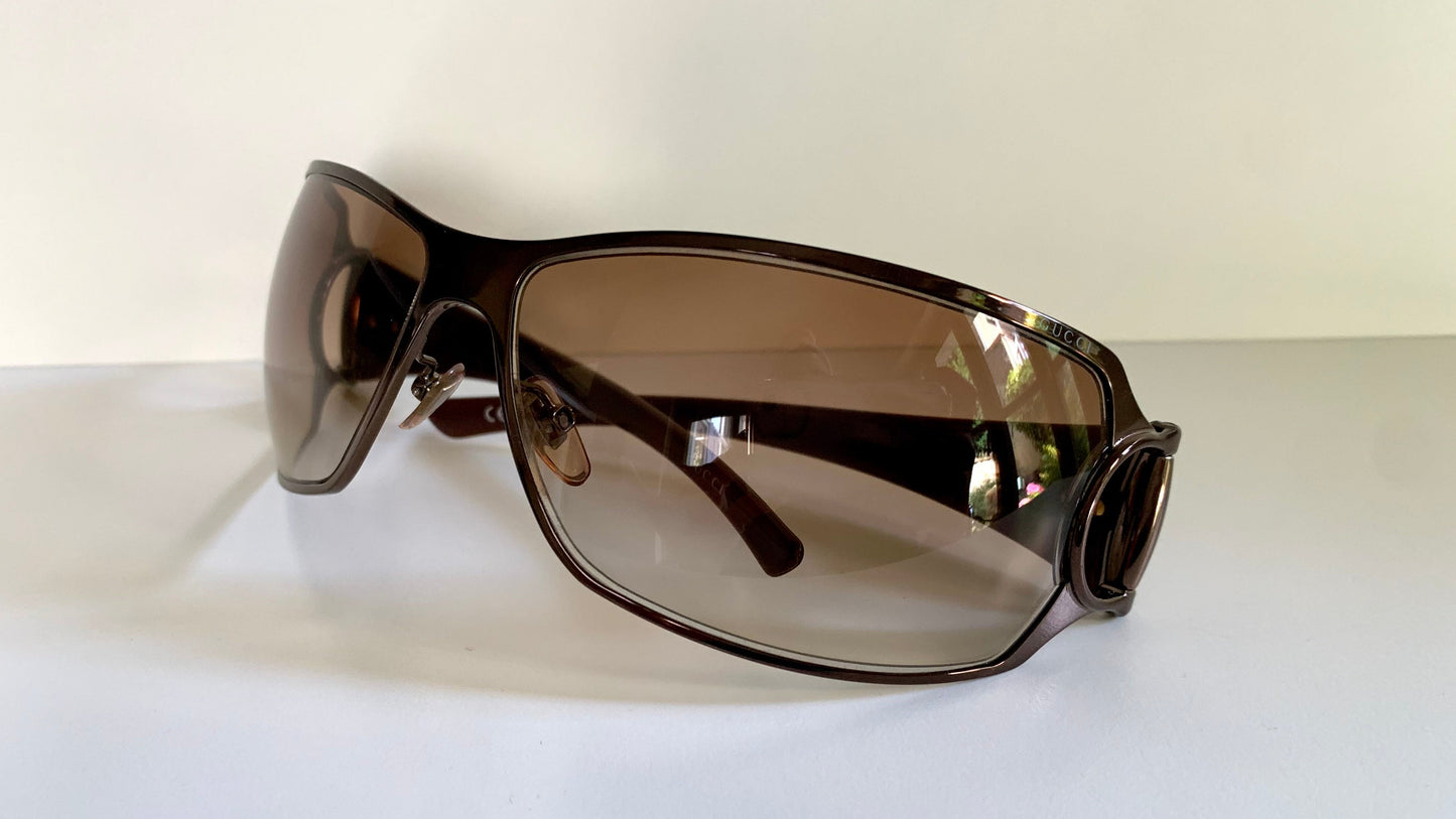 Gucci 90s vintage sunglasses - brown wrap frame with Strass Horsebit logo