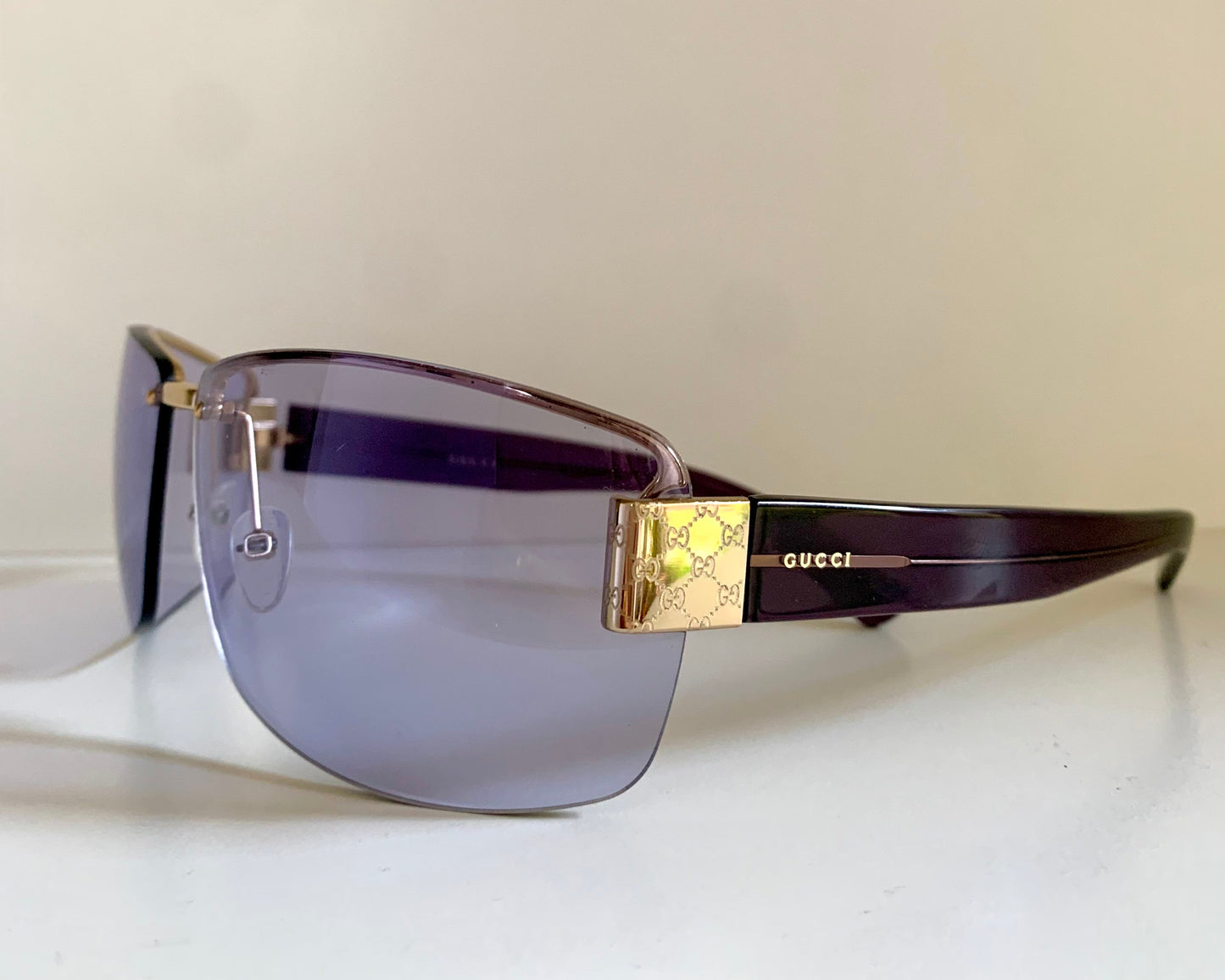 Gucci 00s vintage sunglasses - shield purple frame with Gucci logos