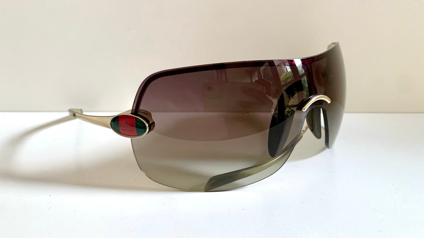 Gucci 00s vintage sunglasses - shield frame with Gucci logo