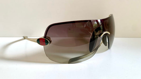 Gucci 00s vintage sunglasses - shield frame with Gucci logo