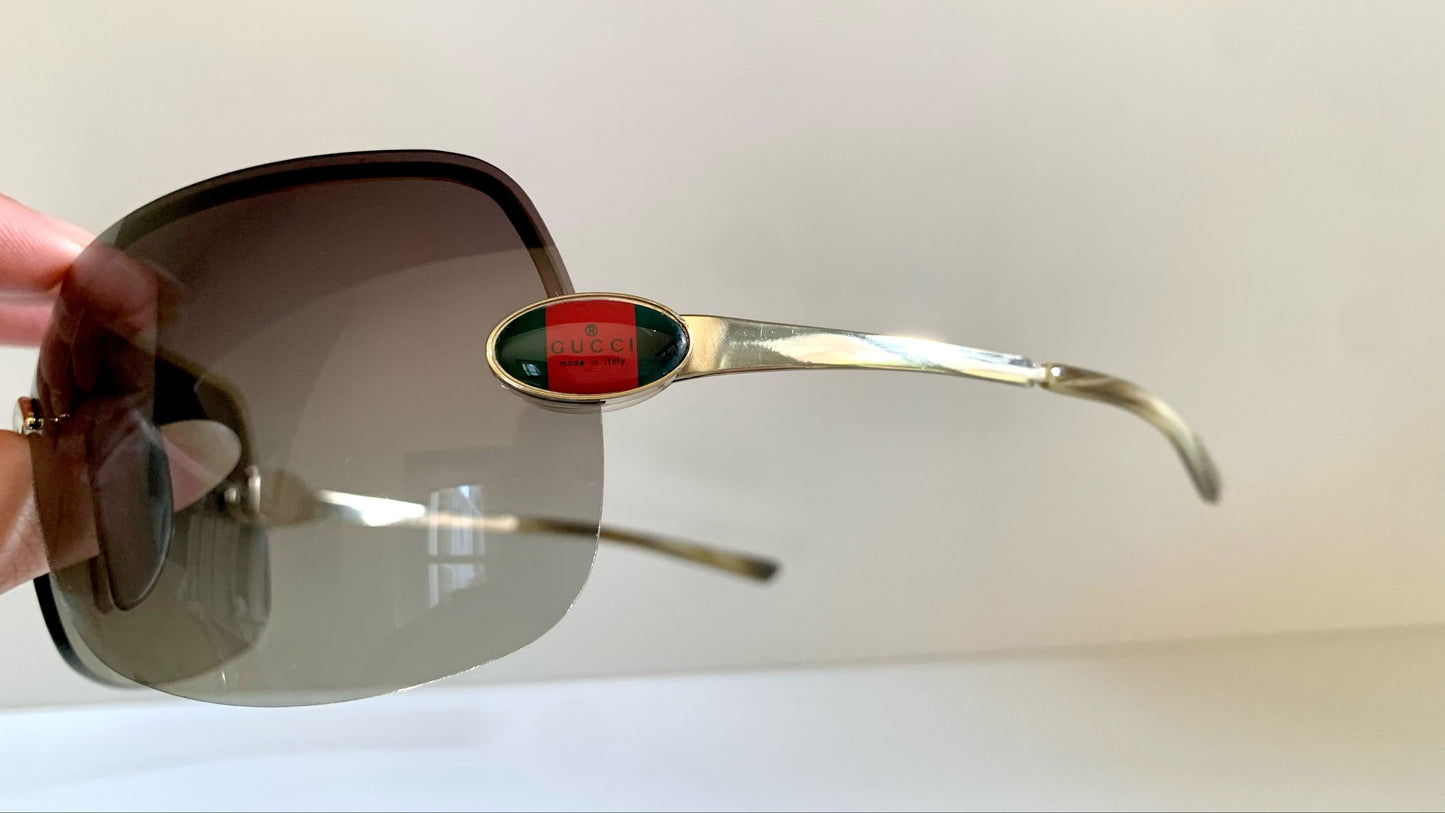 Gucci 00s vintage sunglasses - shield frame with Gucci logo