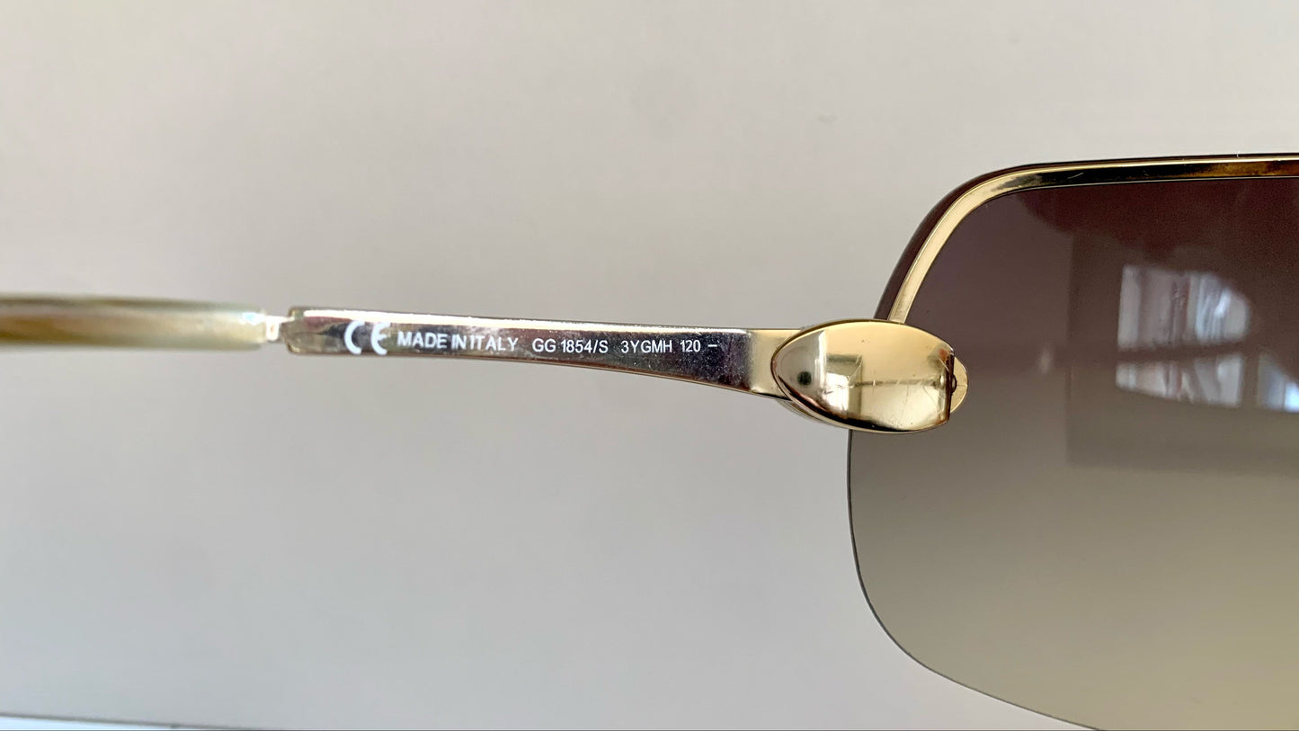 Gucci 00s vintage sunglasses - shield frame with Gucci logo