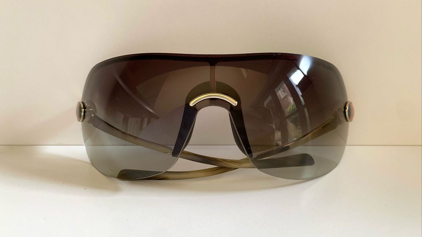 Gucci 00s vintage sunglasses - shield frame with Gucci logo