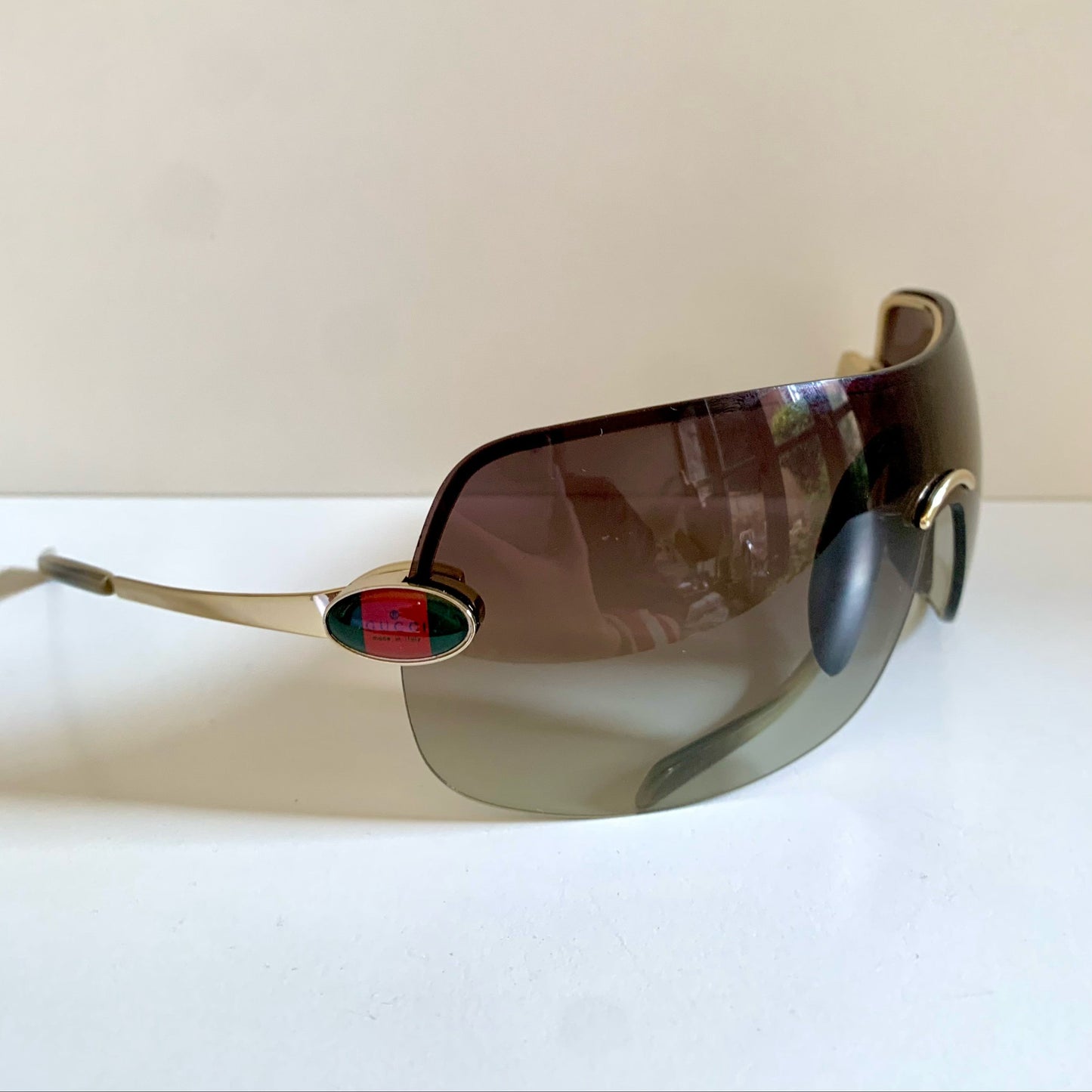 Gucci 00s vintage sunglasses - shield frame with Gucci logo