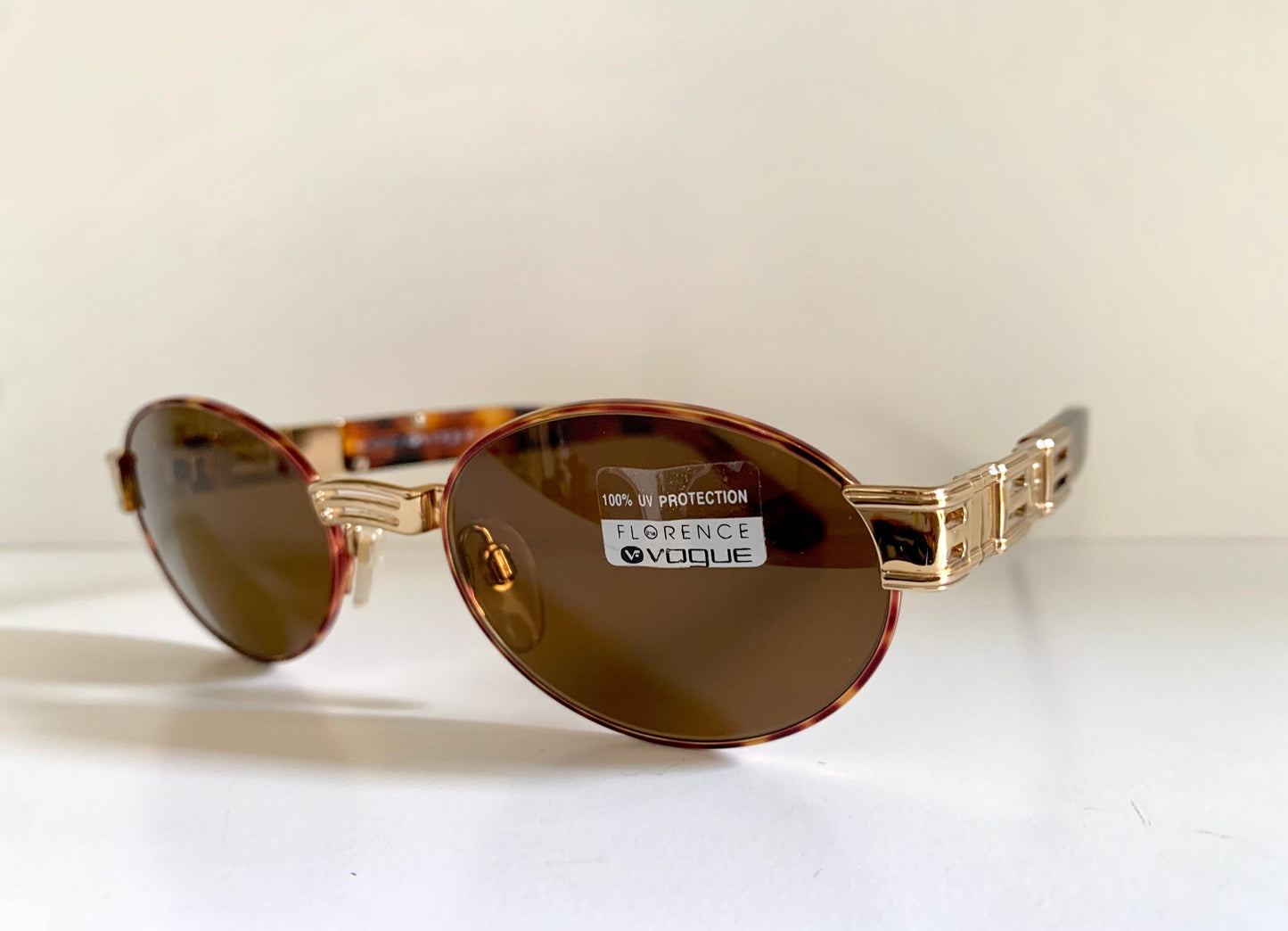 Vogue 90s vintage sunglasses