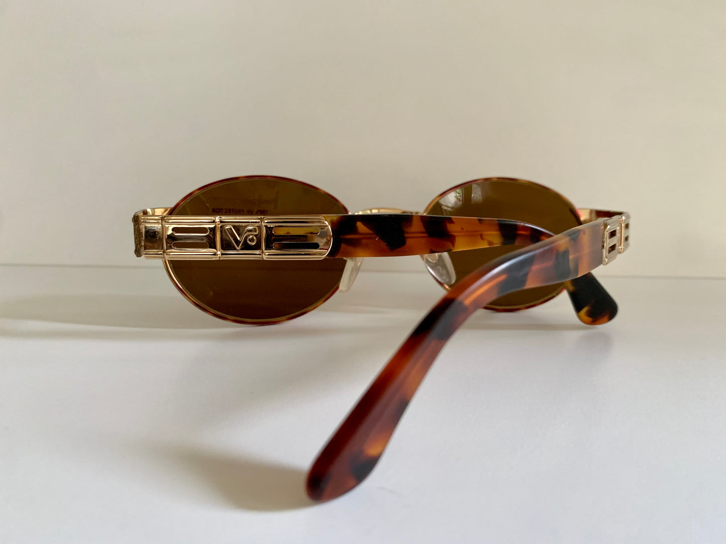 Vogue 90s vintage sunglasses