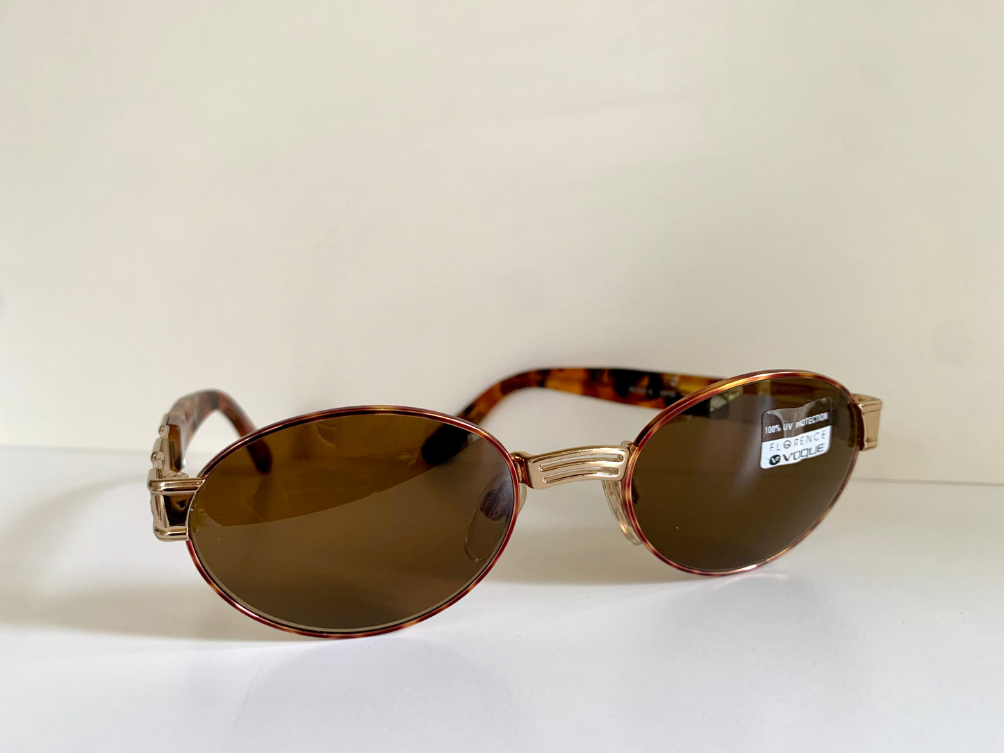 Vogue 90s vintage sunglasses