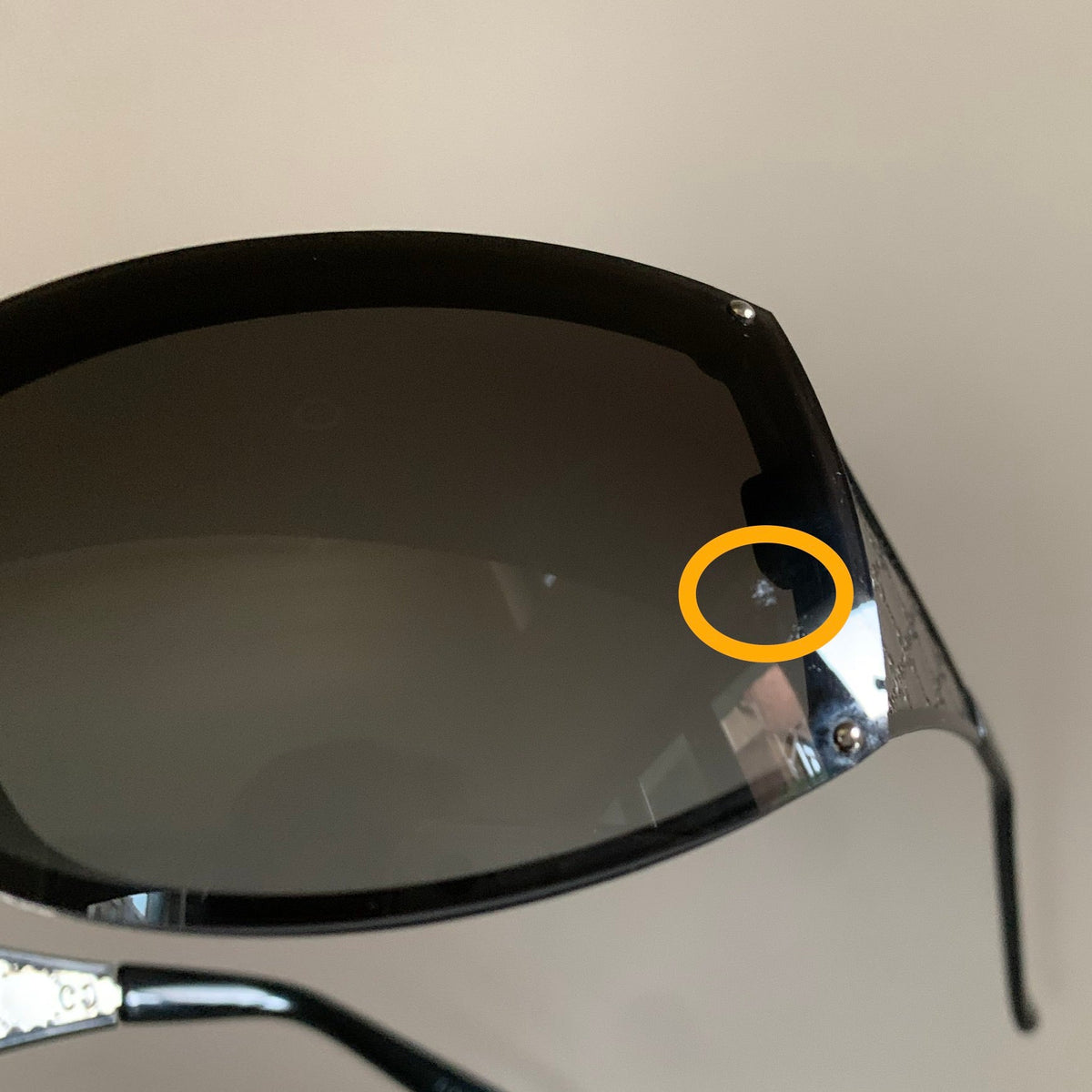 Gucci 00s vintage sunglasses - shield black and silver frame with Gucci logos