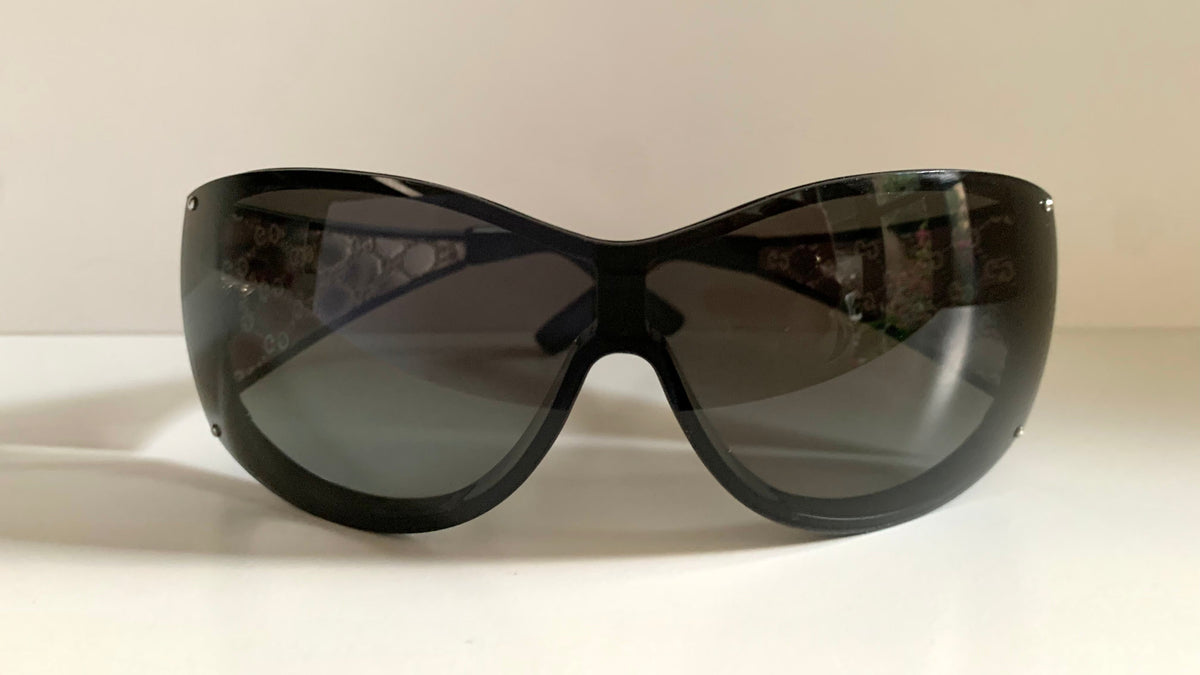 Gucci 00s vintage sunglasses - shield black and silver frame with Gucci logos