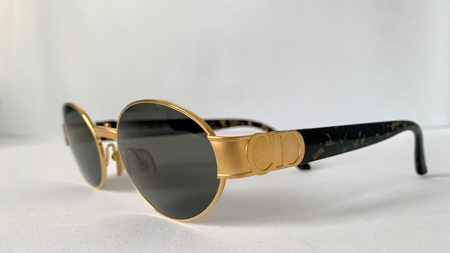 Christian Dior Vintage Sunglasses - 2910 golden oval 90s frames