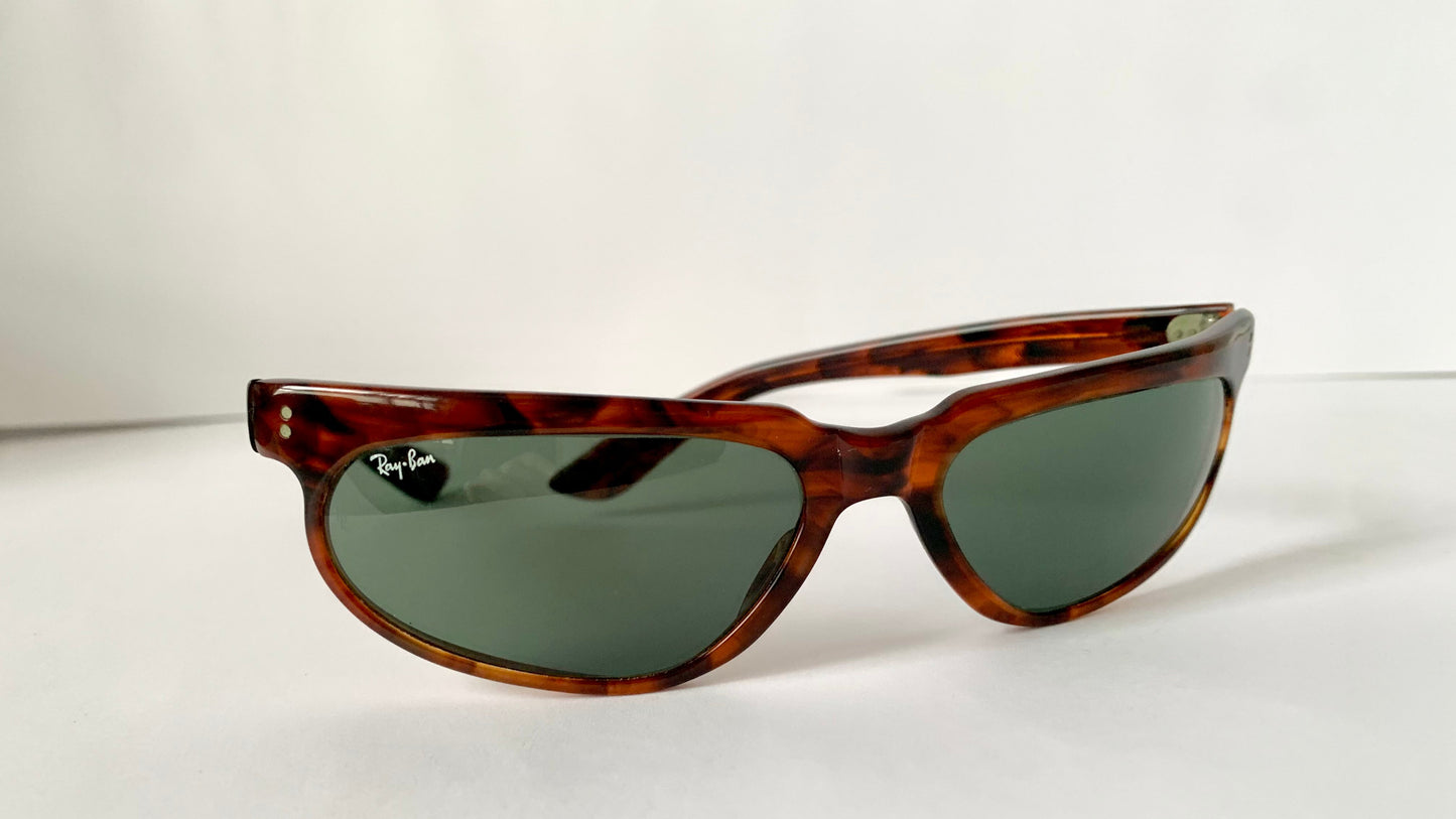 Ray Ban B&L USA vintage sunglasses - W1956 Fugitives 80s frames
