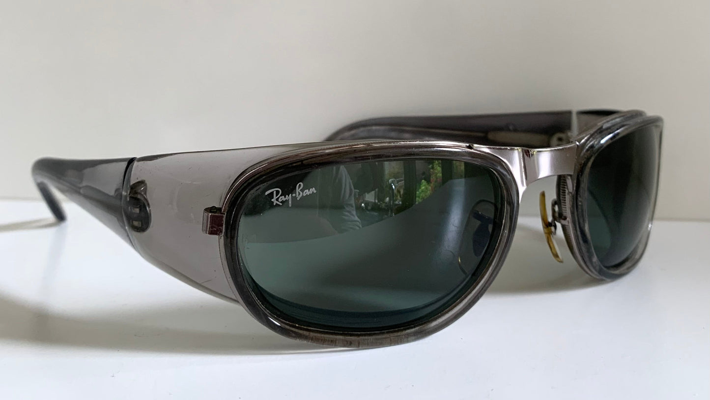 Vintage Ray Ban B&L USA 90s sunglasses - W2660 Sidestreet wrap frame