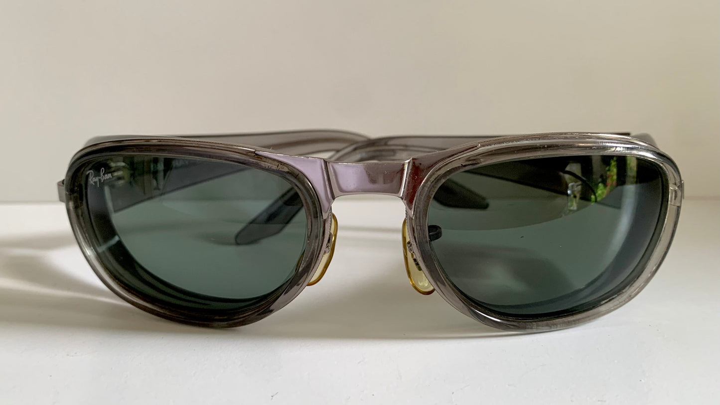 Vintage Ray Ban B&L USA 90s sunglasses - W2660 Sidestreet wrap frame