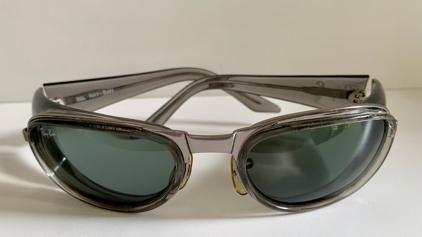 Vintage Ray Ban B&L USA 90s sunglasses - W2660 Sidestreet wrap frame