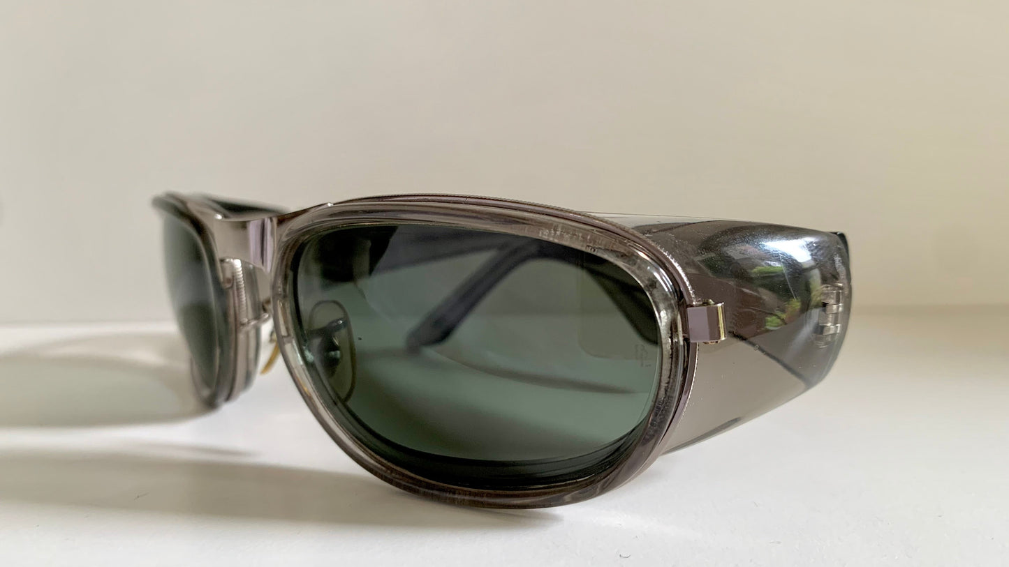 Vintage Ray Ban B&L USA 90s sunglasses - W2660 Sidestreet wrap frame
