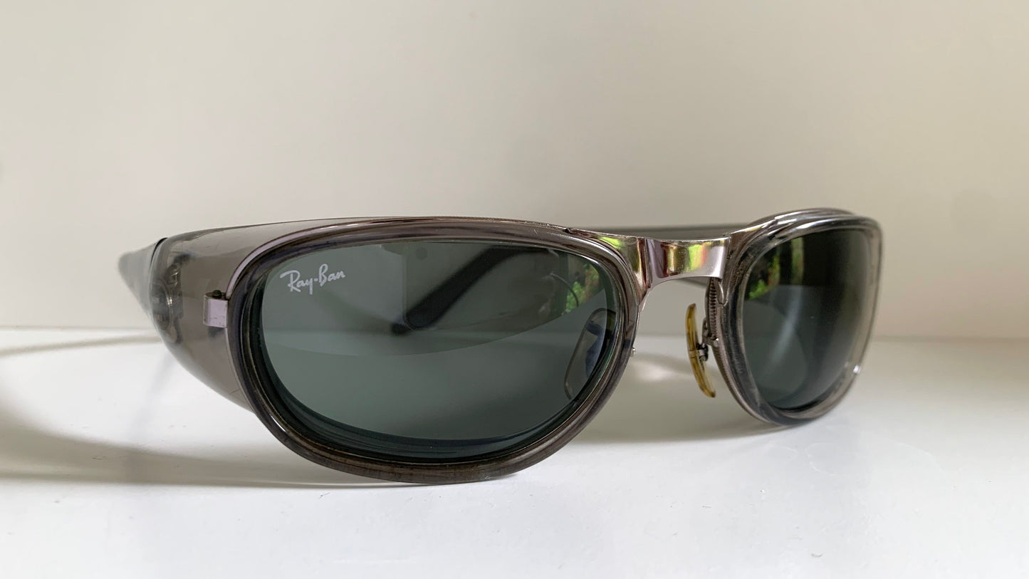 Vintage Ray Ban B&L USA 90s sunglasses - W2660 Sidestreet wrap frame