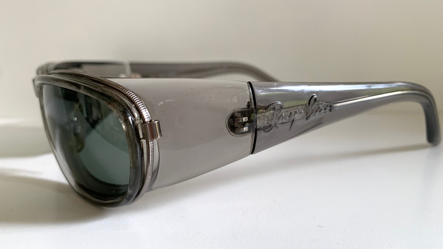 Vintage Ray Ban B&L USA 90s sunglasses - W2660 Sidestreet wrap frame