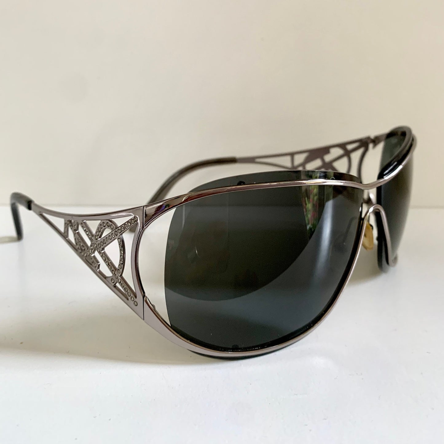 Yves Saint Laurent 00s sunglasses - YSL shield frame with rhinestones logos