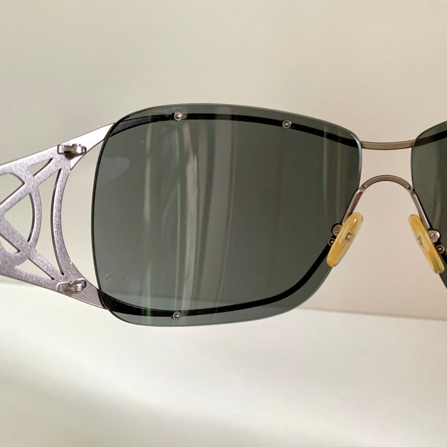 Yves Saint Laurent 00s sunglasses - YSL shield frame with rhinestones logos