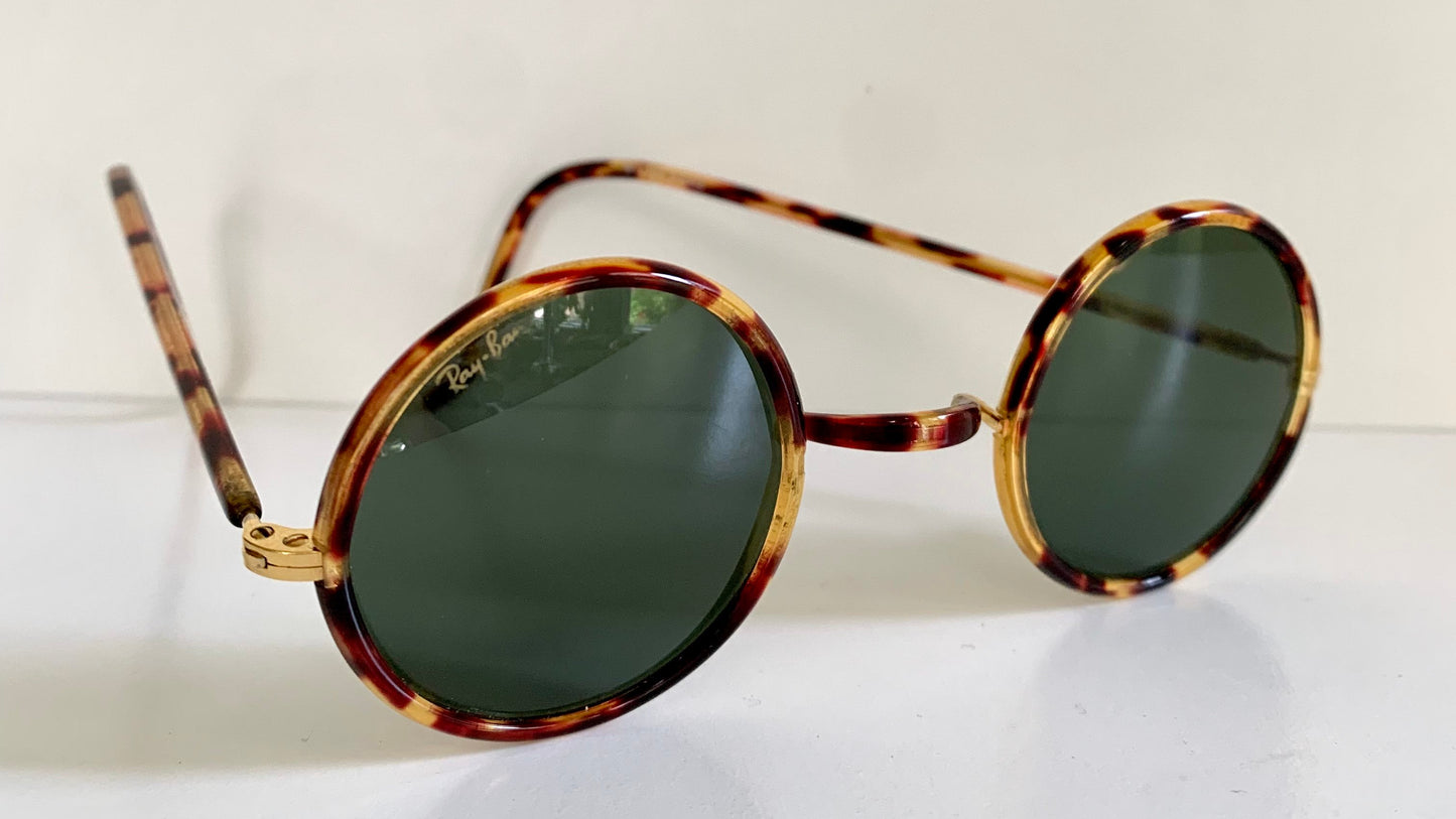 Ray Ban B&L USA vintage sunglasses - Cheyenne W1748 oval carey frames