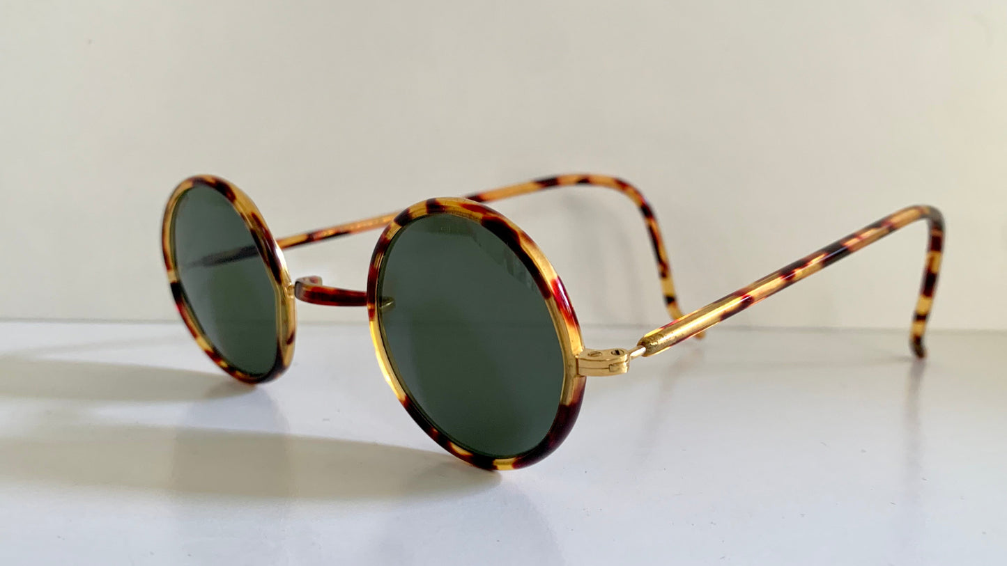 Ray Ban B&L USA vintage sunglasses - Cheyenne W1748 oval carey frames