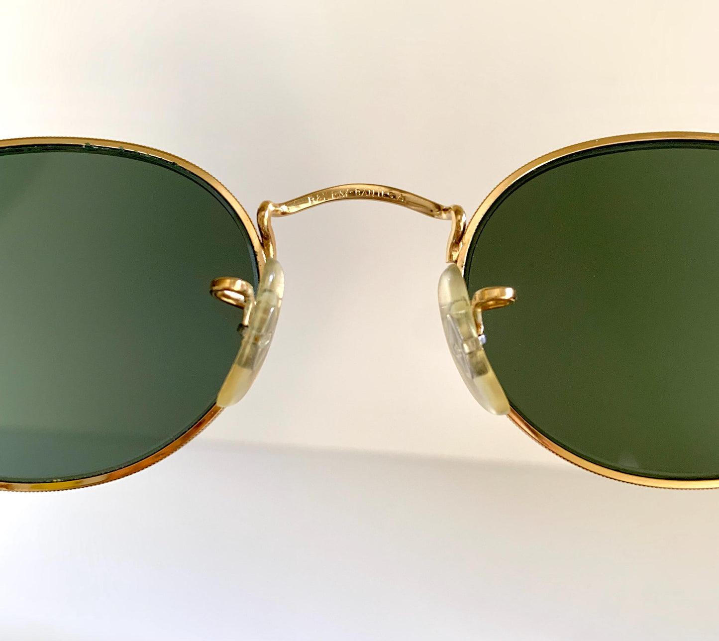 Ray Ban B&L USA vintage sunglasses - W0976 Classic Oval Gold