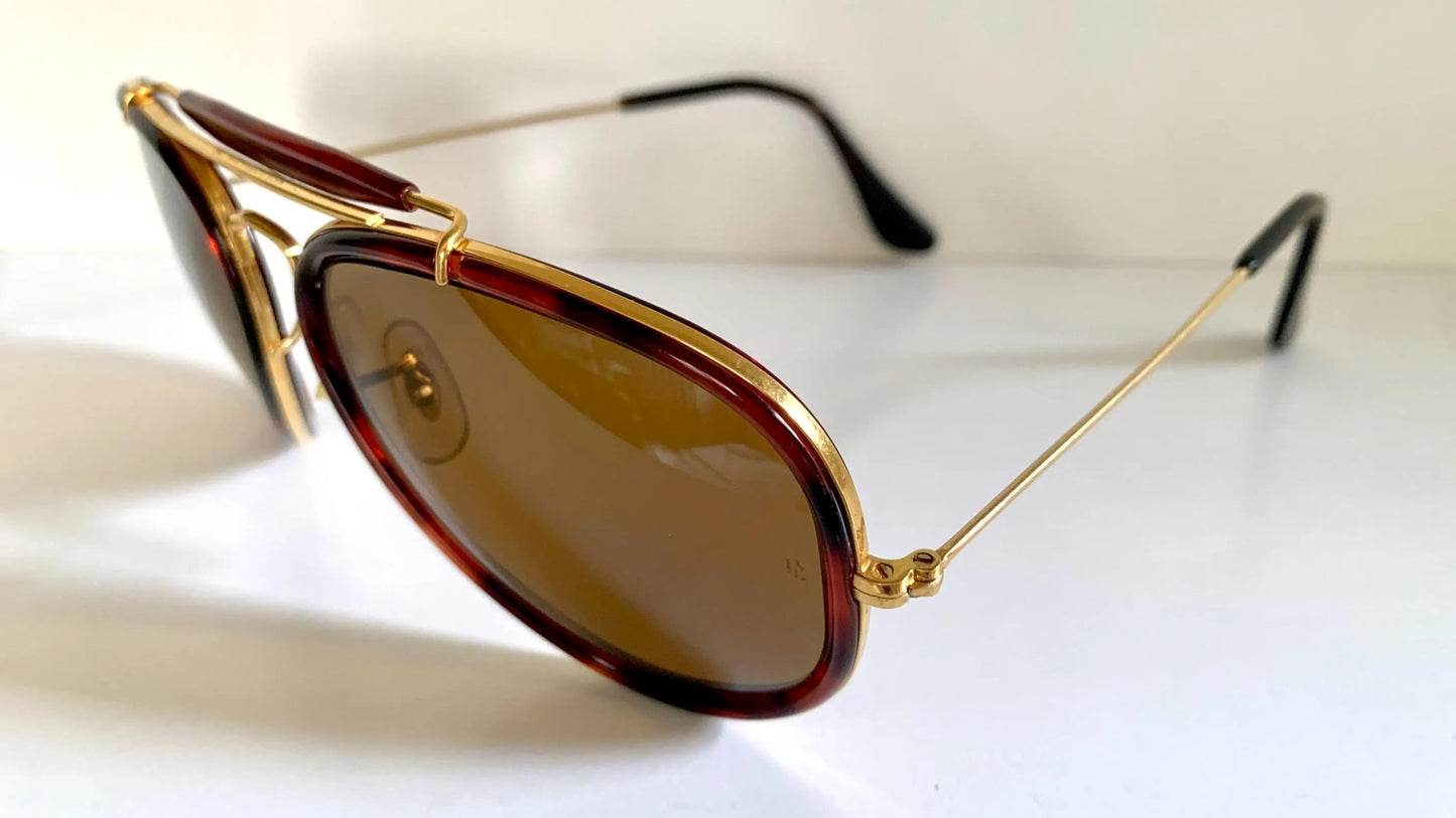 Ray Ban B&L USA vintage sunglasses, 62mm Traditionals W0743 aviators, tortoise shell and gold arista frame