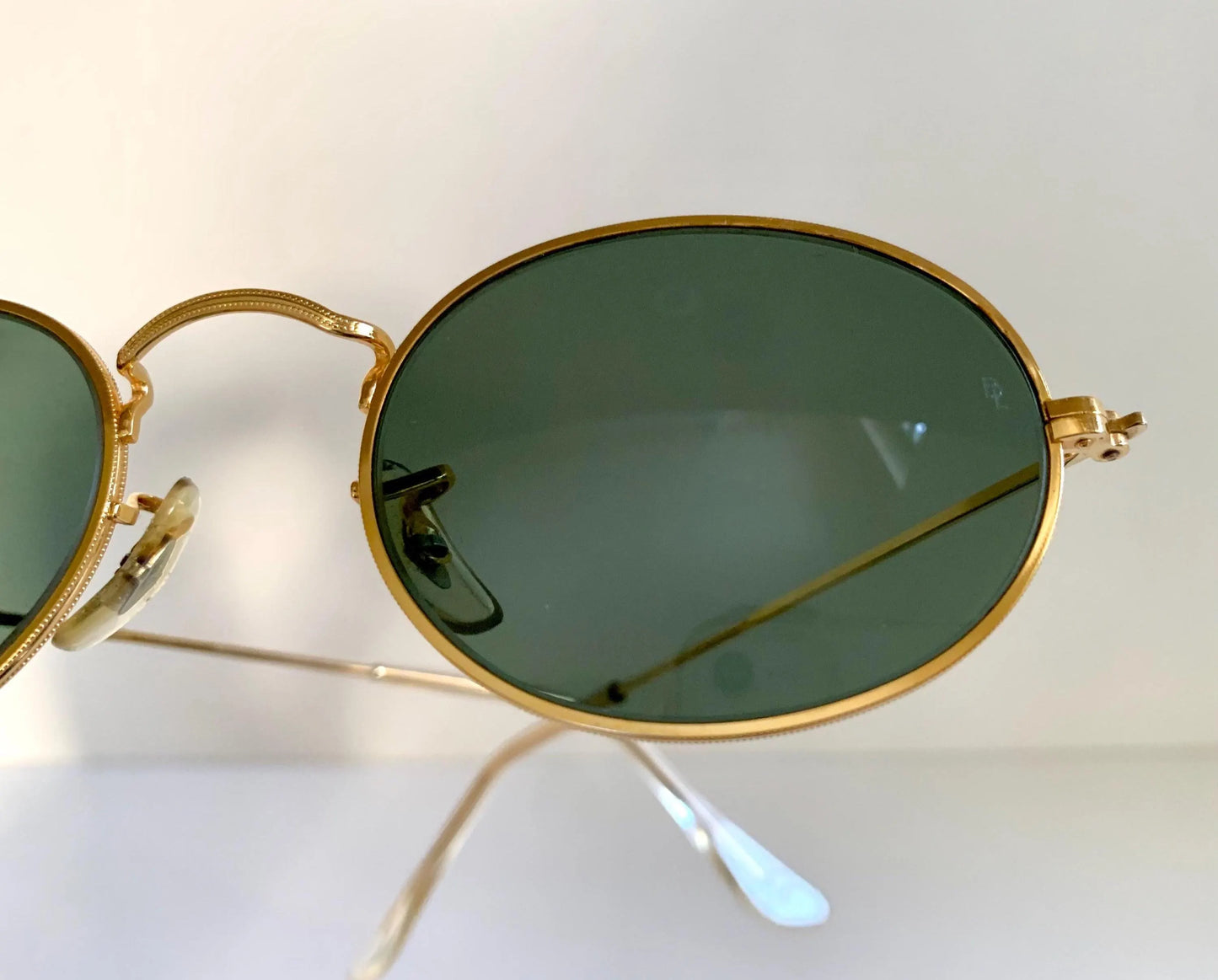 Vintage Ray Ban B&L USA sunglasses - W0976 Classic Oval Gold