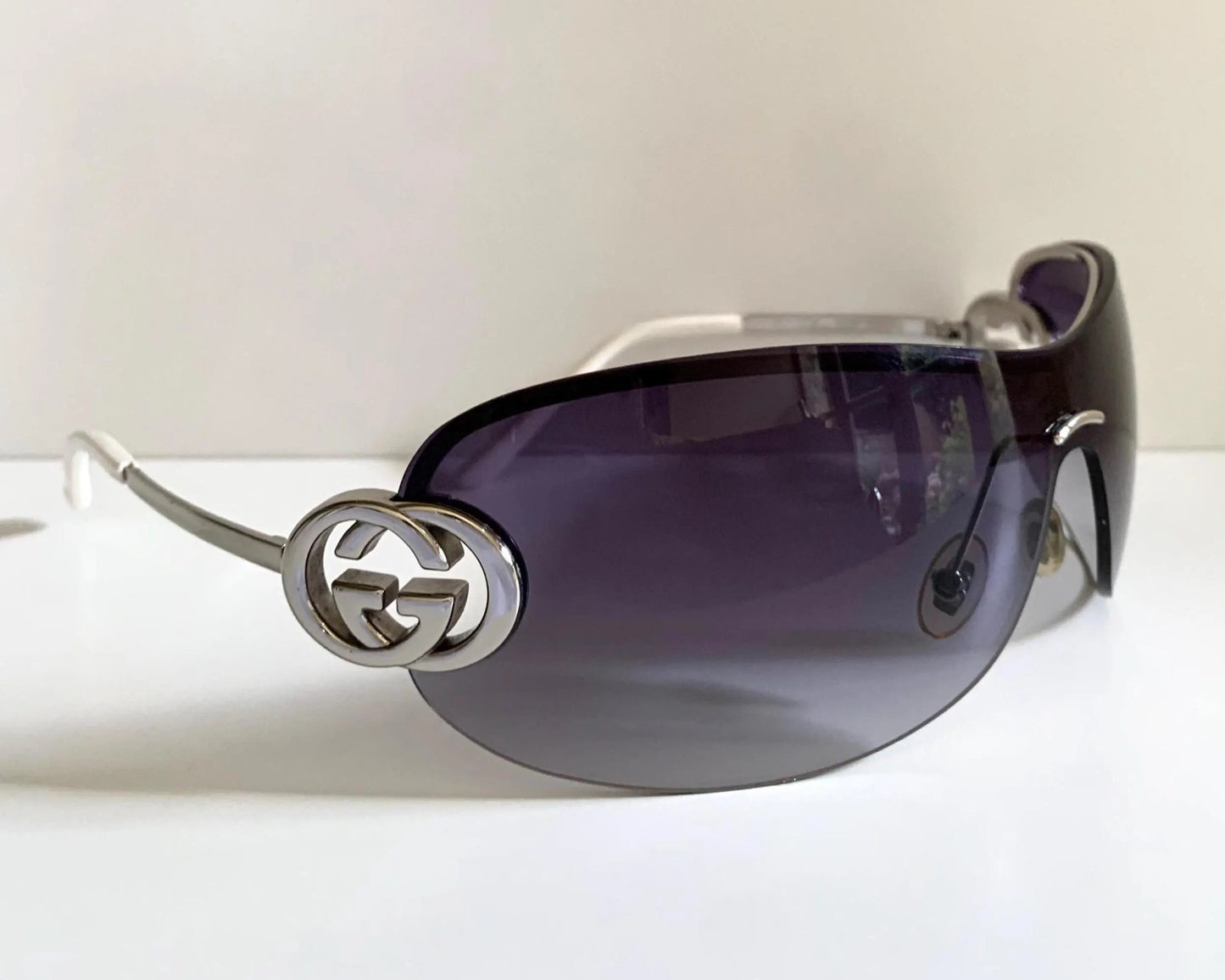 Gucci 90s vintage sunglasses - brown wrap frame with GG logos